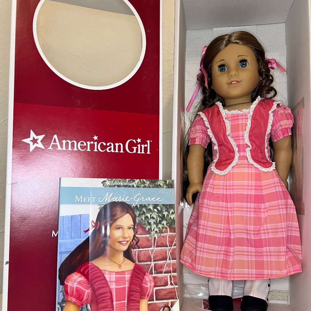 Like New! American Girl Doll - MARIE-GRACE - w/book